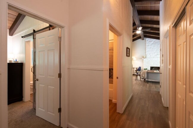 Building Photo - Modern Bayside Retreat – Renovated 3 Bed +...