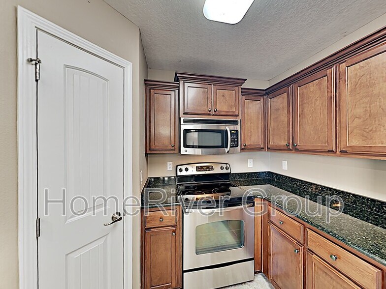 Building Photo - 8907 Hertford Cir