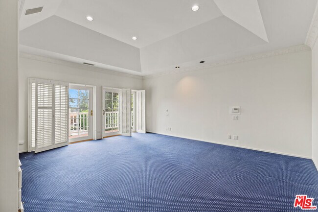 Building Photo - 710 Alta Dr