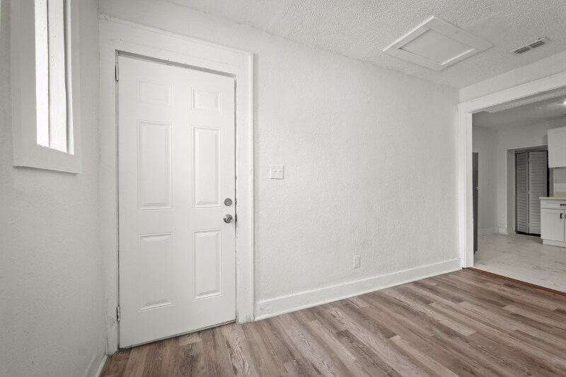 Building Photo - 3524 Boulevard