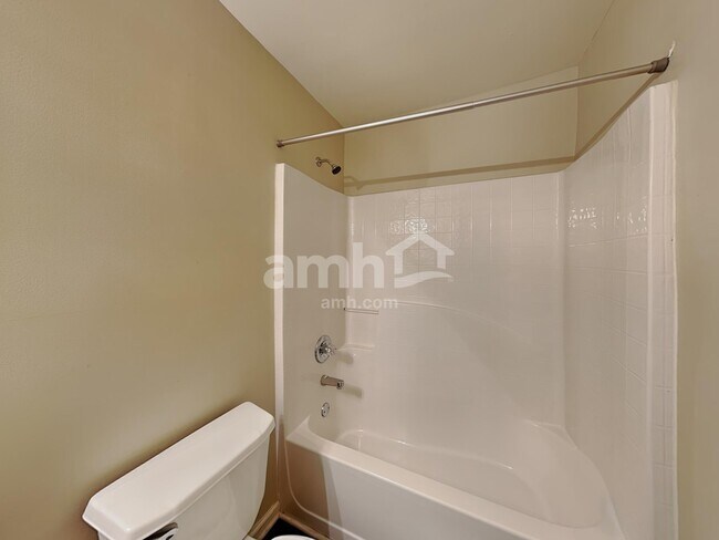 Building Photo - 219 Highland Falls Dr