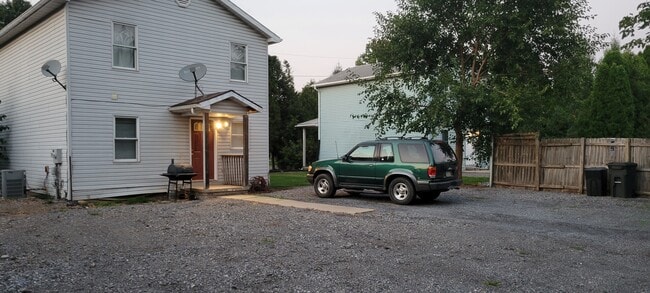 Building Photo - 1109 Chester St