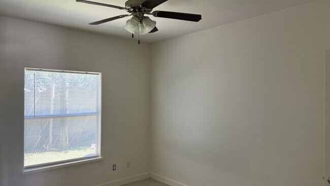 Building Photo - 501 Shiloh Dr