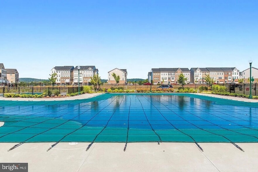 Building Photo - 5907 Leben Dr