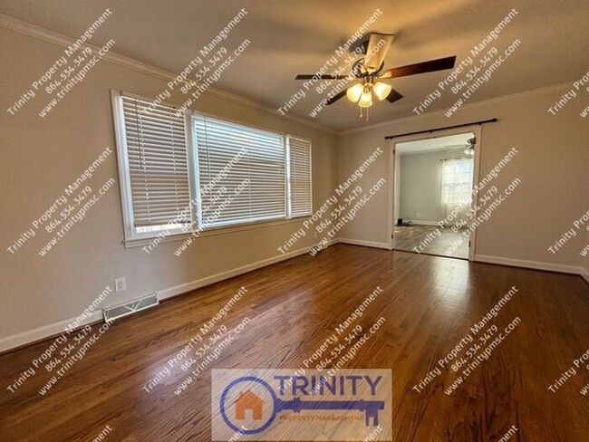 Building Photo - All utilities included with rent due to sh...