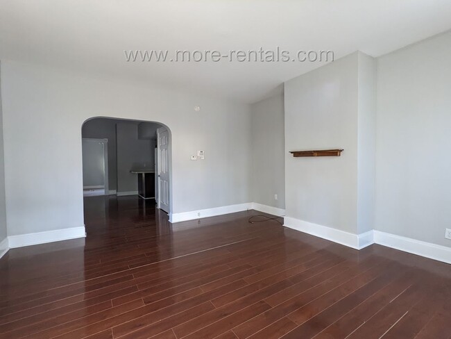 Building Photo - 802 Ebner St