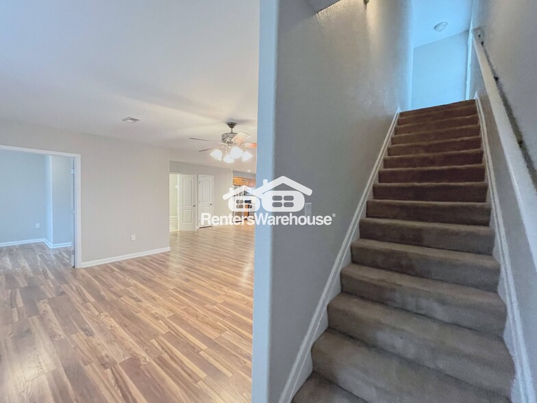 Building Photo - 3417 Peronne Ave