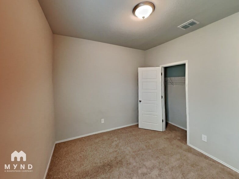 Building Photo - 7304 Marina Del Rey