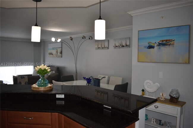Building Photo - 6917 Collins Ave