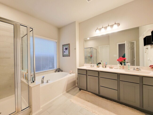 Building Photo - This stunning 2-year-old house with 4 beds, 3 baths, and an attached 2-car garage, it offers ampl...