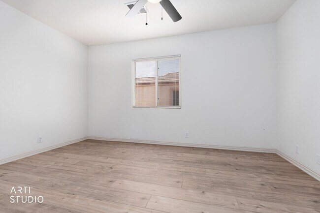 Building Photo - Beautifully Renovated 3-bedroom, 2-bathroom Home With 2-Car Garage in Beaver Dam, AZ!