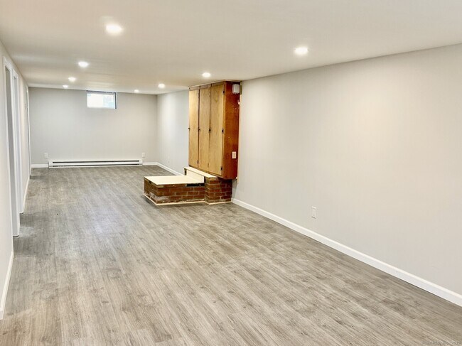 Building Photo - 12 Burgess Pl