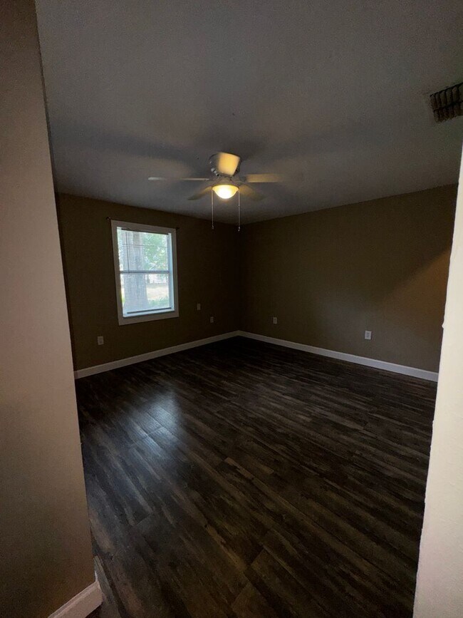 Building Photo - Cozy & Private 2-Bedroom Duplex Rental in Ocala