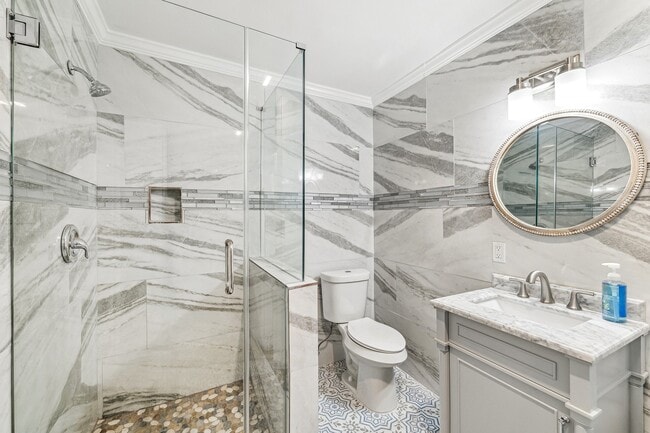 Building Photo - 5006 Idaho St