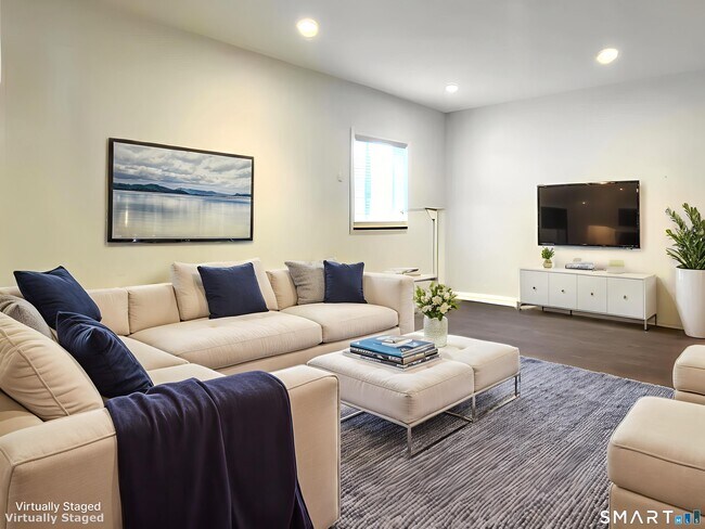 Building Photo - 62 Moorland Dr