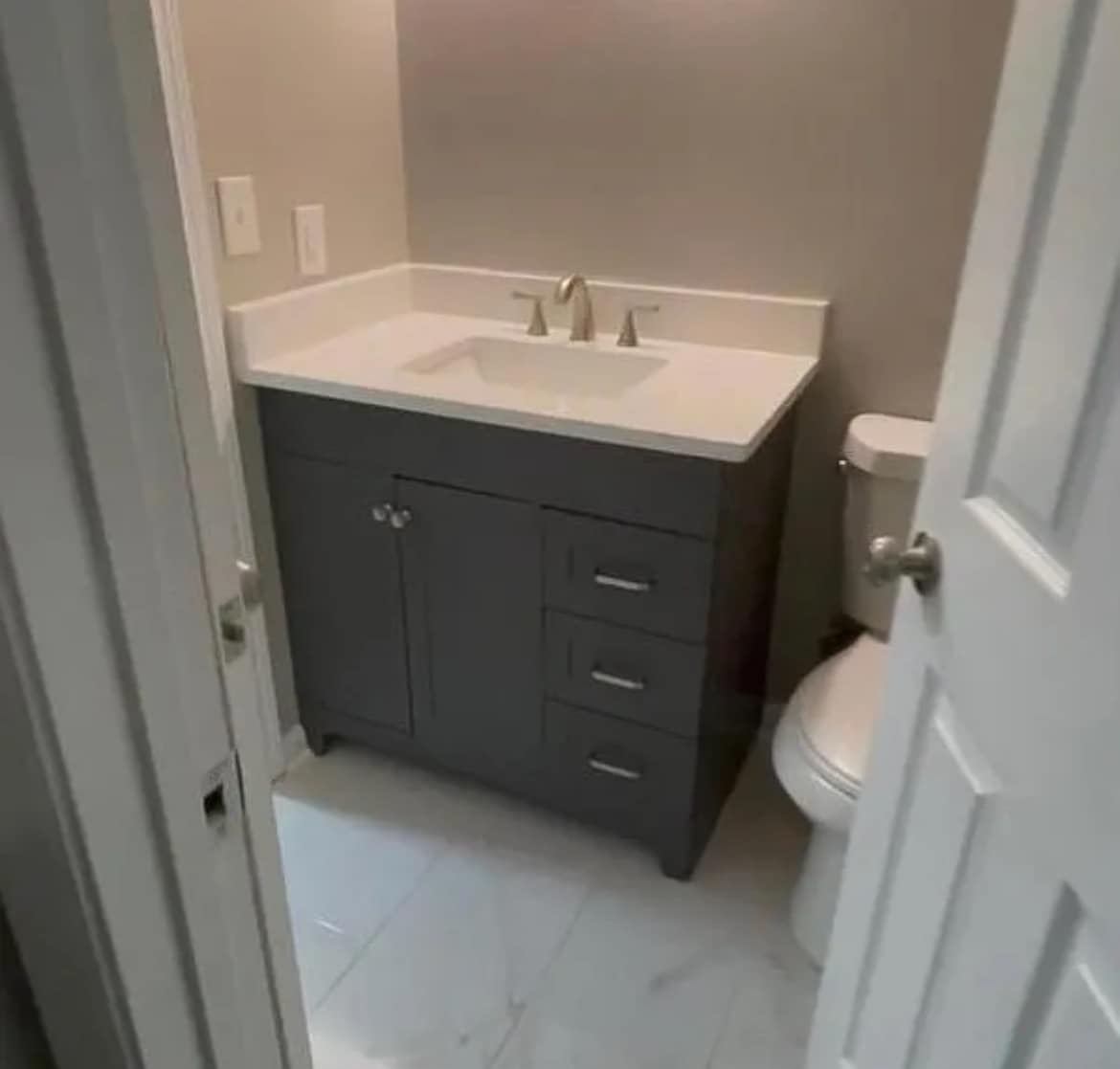 Building Photo - Room in Townhome on Cardigan Cir