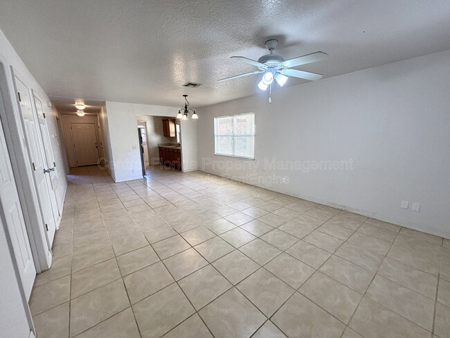 Building Photo - 531 Carlisle Ave