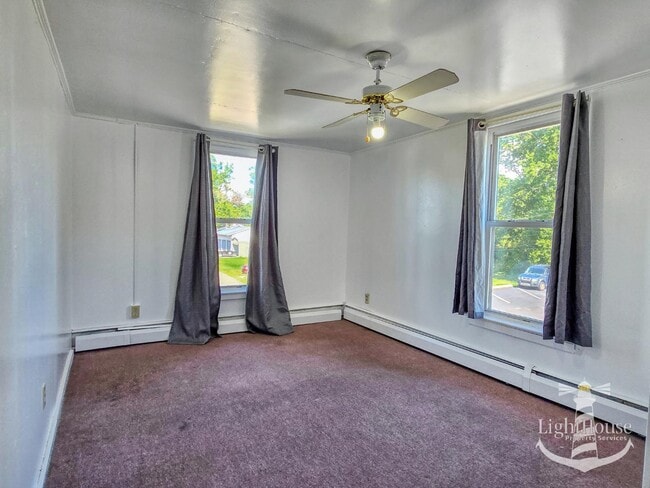 Building Photo - 225 Pickwick St