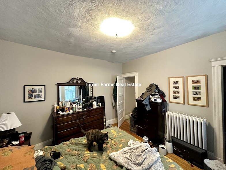 Building Photo - 8A Forest St