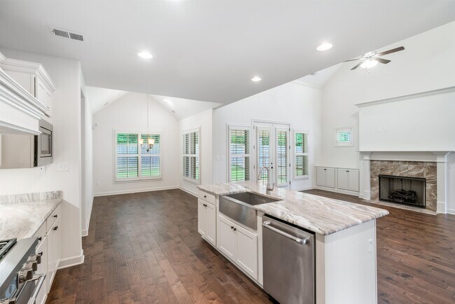 Building Photo - 4713 Emmas Cir W