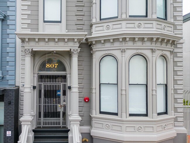 Building Photo - 635 Fulton St