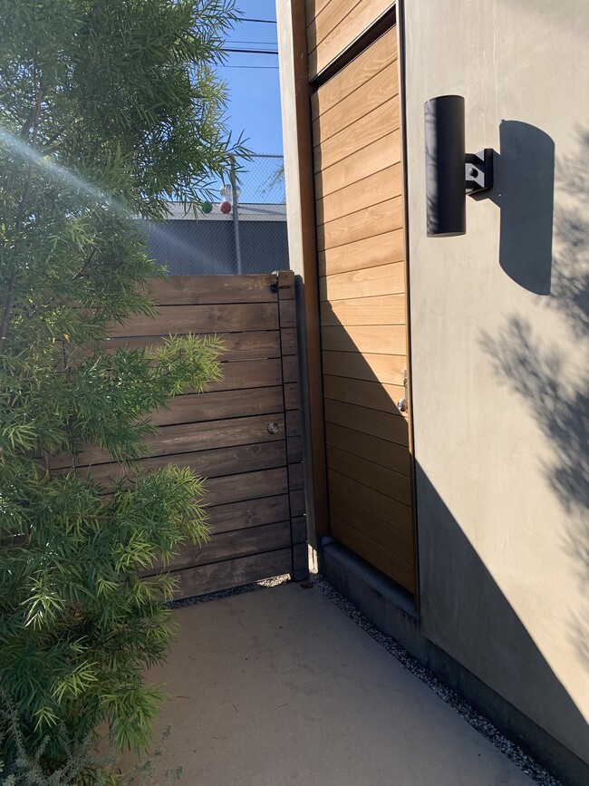 Entry to Studio - 838 25th St