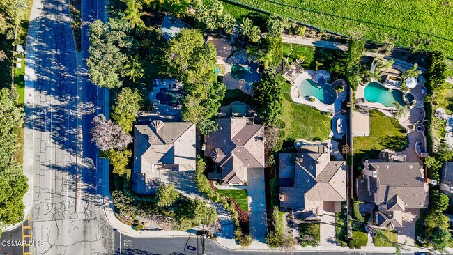 Building Photo - 516 Rustic Hills Dr