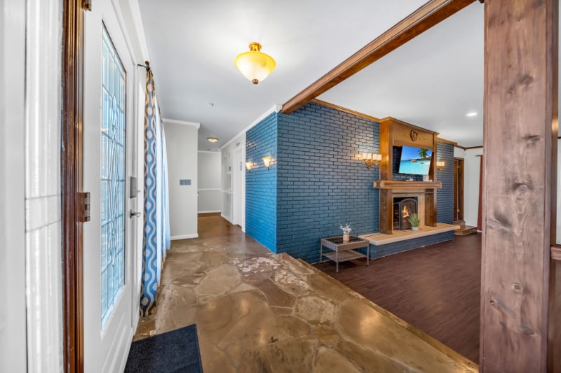 Building Photo - 5111 Ashwood Dr