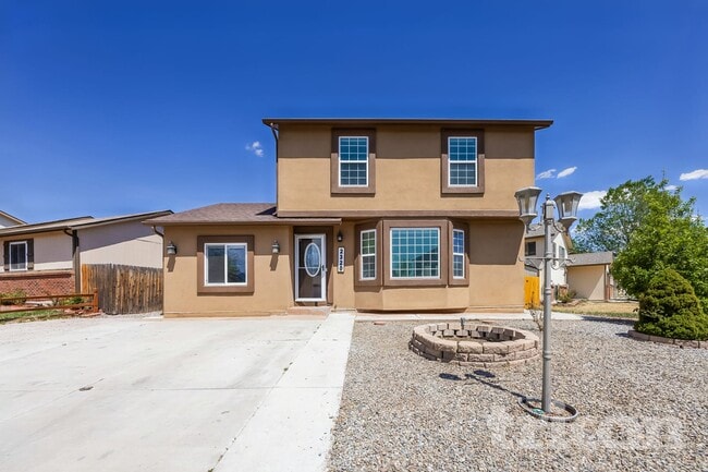 Building Photo - 2320 Bruno Cir