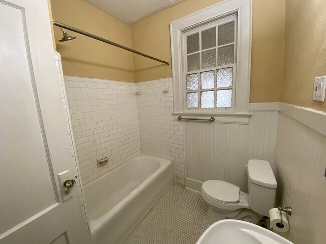 Building Photo - YELLOWBUNNY- 3352/3354-MONTEZUMA DUPLEX-CA...
