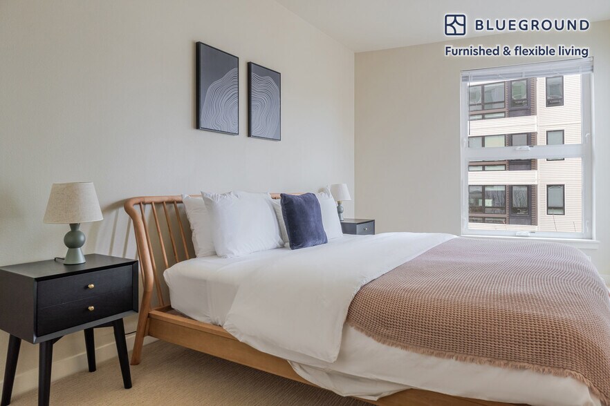 Building Photo - 8397 158th Ave NE