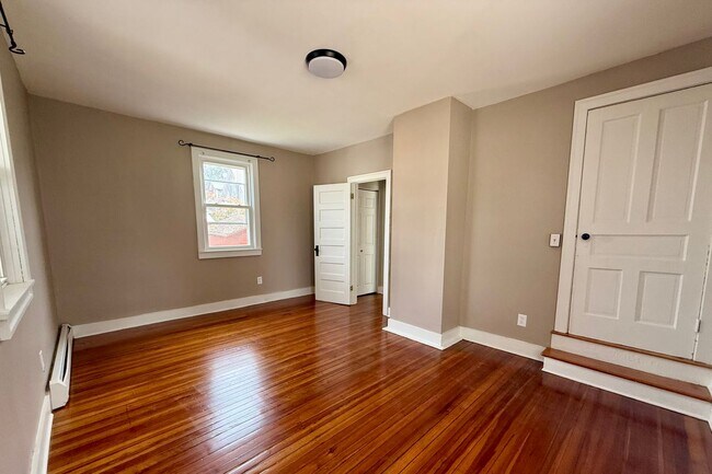 Building Photo - 9 Greenridge Place #1