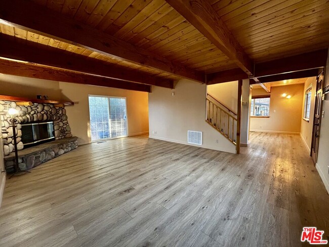 Building Photo - 525 Santa Barbara Ave