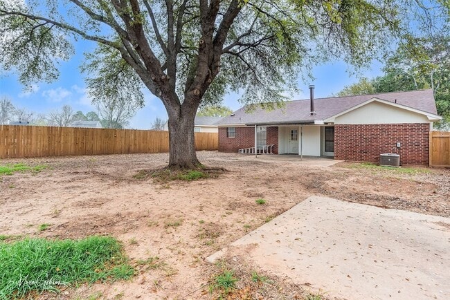 Building Photo - 2211 General York Cir