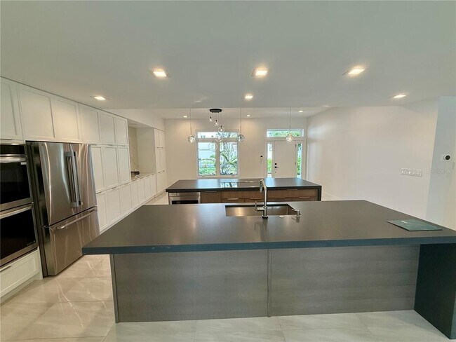 Building Photo - 1359 Harbor Dr