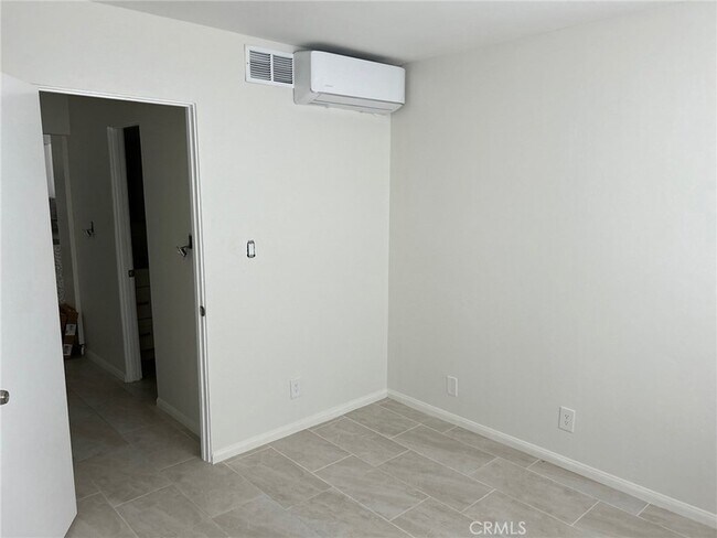 Building Photo - 74443 Driftwood Dr