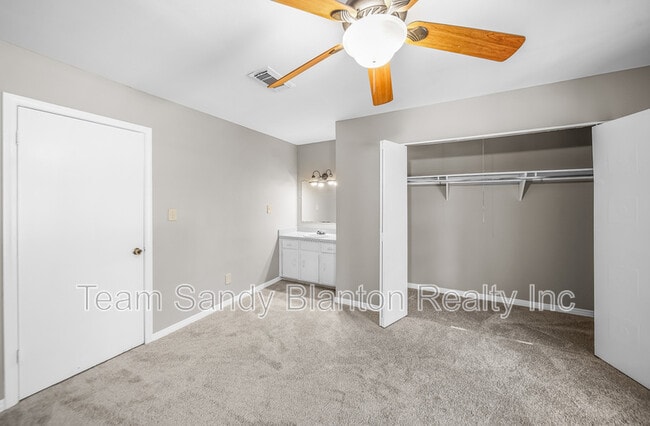 Building Photo - 2107 Langley Ave