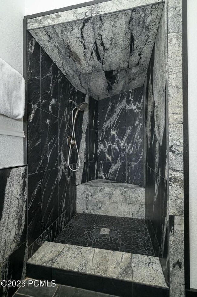 Building Photo - Carriage House Furnished Condo Available Now