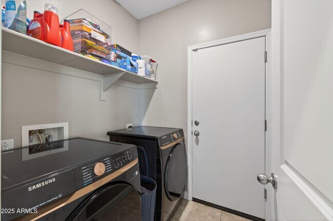 Building Photo - 8269 W Rushmore Way