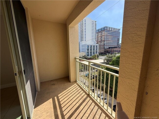 Building Photo - 610 Clematis St