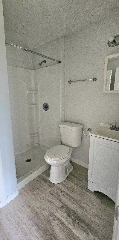 Building Photo - 125 Cosey Beach Ave