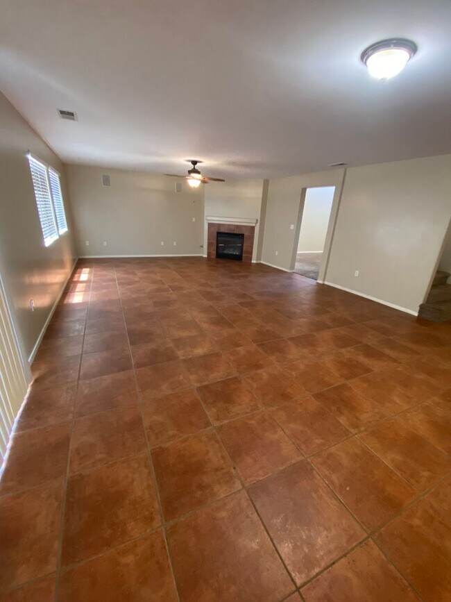 Building Photo - 11115 Cactus Valley Dr