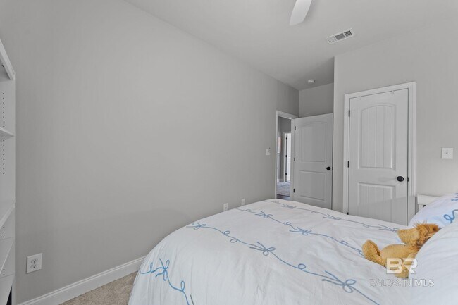 Building Photo - 620 Turquoise Dr