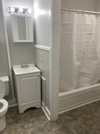 Building Photo - Cute 2 bedroom 1 bath