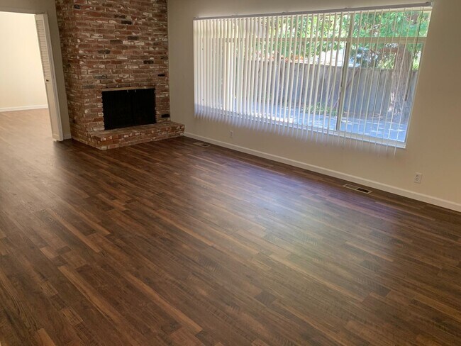 Building Photo - Nice Home in Fantastic Moraga Neighborhood!