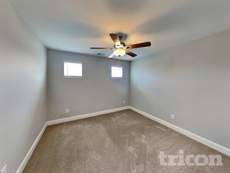 Building Photo - 311 Cloverbrook Way