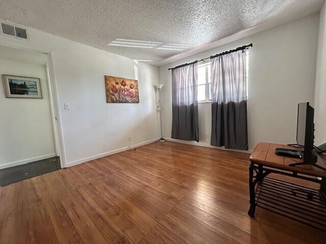 Building Photo - 850 E Commercial Blvd