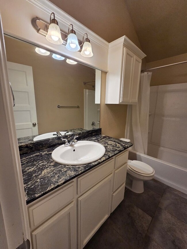 Building Photo - YUKON HOME MOVE IN SPECIAL! ?