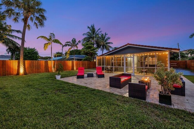 Building Photo - 2407 NE 17th Terrace