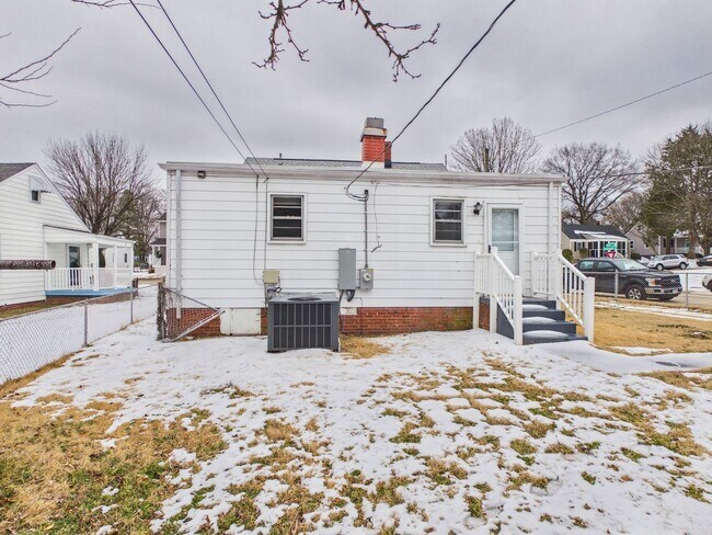 Building Photo - 1410 Greenville Ave